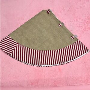 Ashland Christmas Tree Skirt Tan with red white stripes on the edge & Buttons
